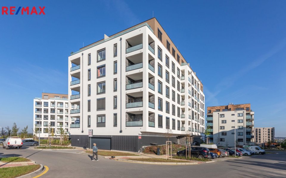 Pronájem bytu 1+kk v družstevním vlastnictví 27 m², Praha 5 - Hlubočepy