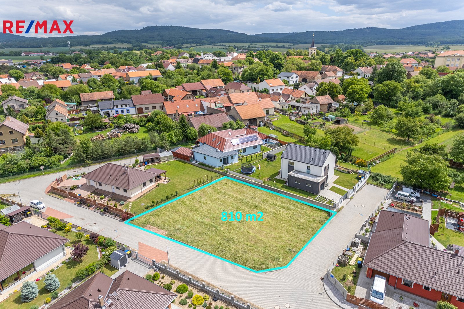 Prodej pozemku 810 m², Hostomice