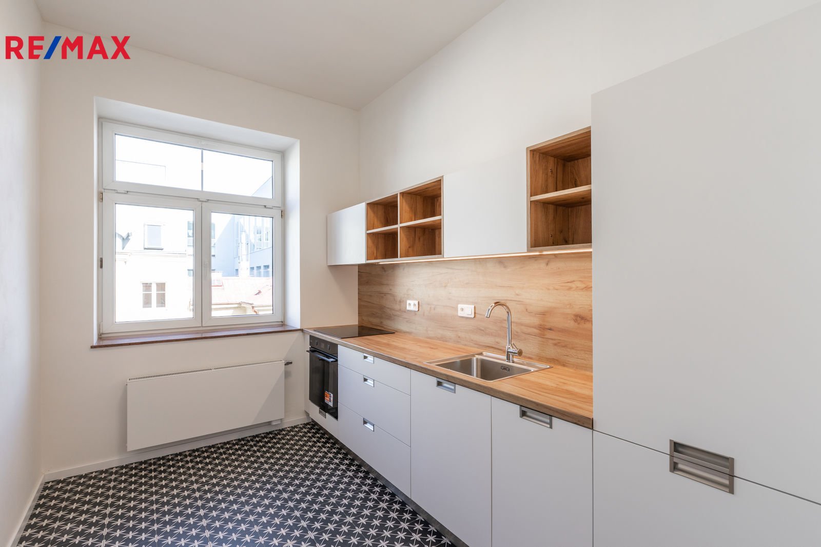 Pronájem bytu 2+1 v osobním vlastnictví 53 m², Praha 8 - Karlín